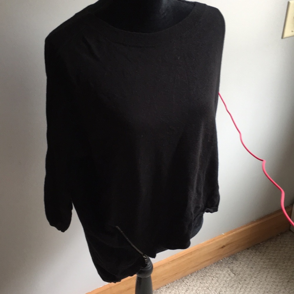express 3/4 sleeve zipper detail sweater